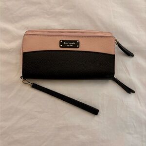 Kate Spade Large Wristlet Wallet NWT